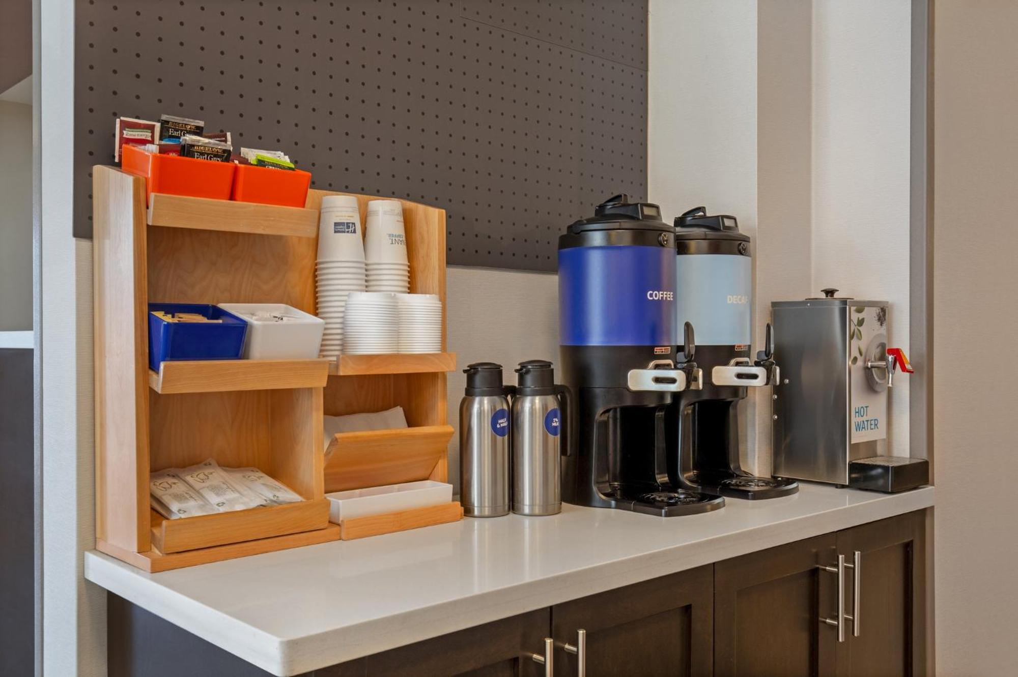 Holiday Inn Express Hotel & Suites Barrie By Ihg Экстерьер фото