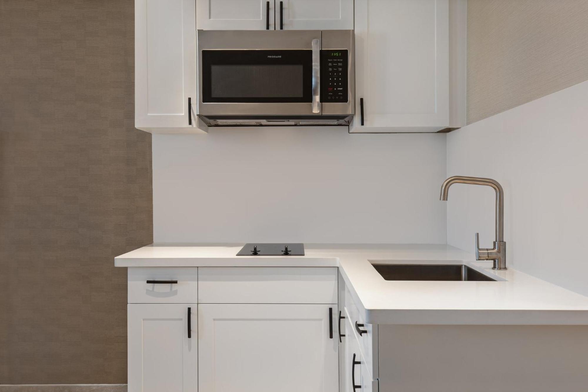 Holiday Inn Express Hotel & Suites Barrie By Ihg Экстерьер фото
