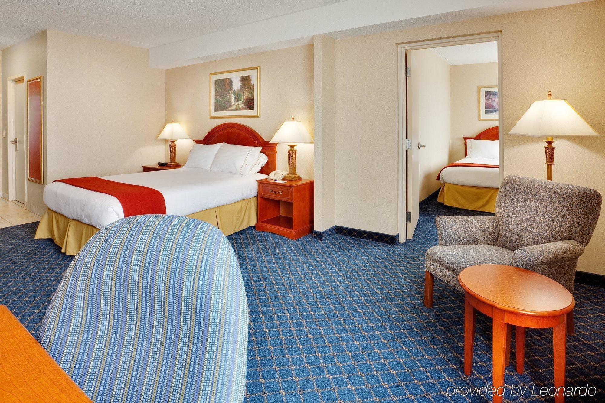 Holiday Inn Express Hotel & Suites Barrie By Ihg Экстерьер фото